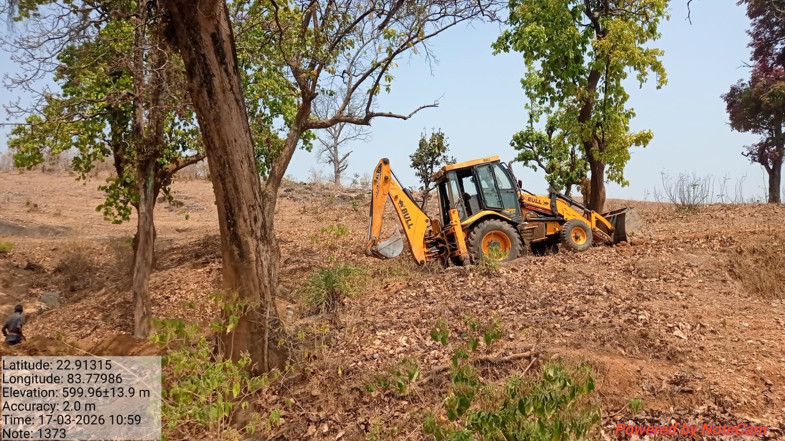 वन विभाग की सक्रियता से अवैध उत्खनन पर हुई तत्काल कार्यवाही जेसीबी मशीन जप्त, संबंधित व्यक्तियों के विरुद्ध वन अपराध प्रकरण दर्ज वन विभाग ने वन क्षेत्रों में अवैध गतिविधियों की सूचना तत्काल देने की नागरिकों से की अपील