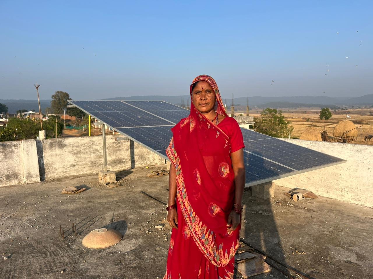 पीएम सूर्य घर मुफ्त बिजली योजना से बिना किसी चिंता के घर में मिल रही बिजली