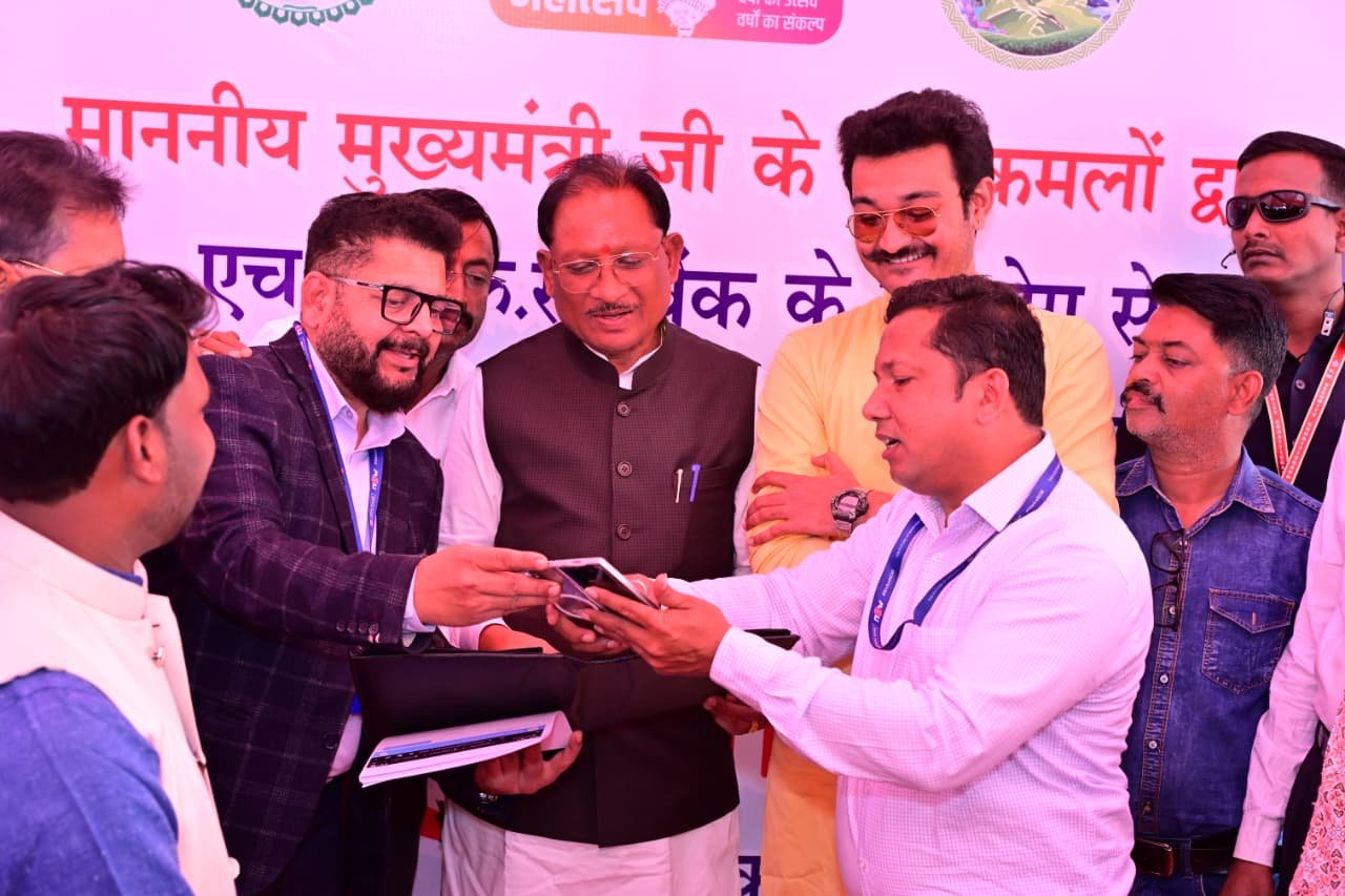 मुख्यमंत्री ने नगर पालिका के डिजिटल डोर सुविधा का किया शुभारंभ