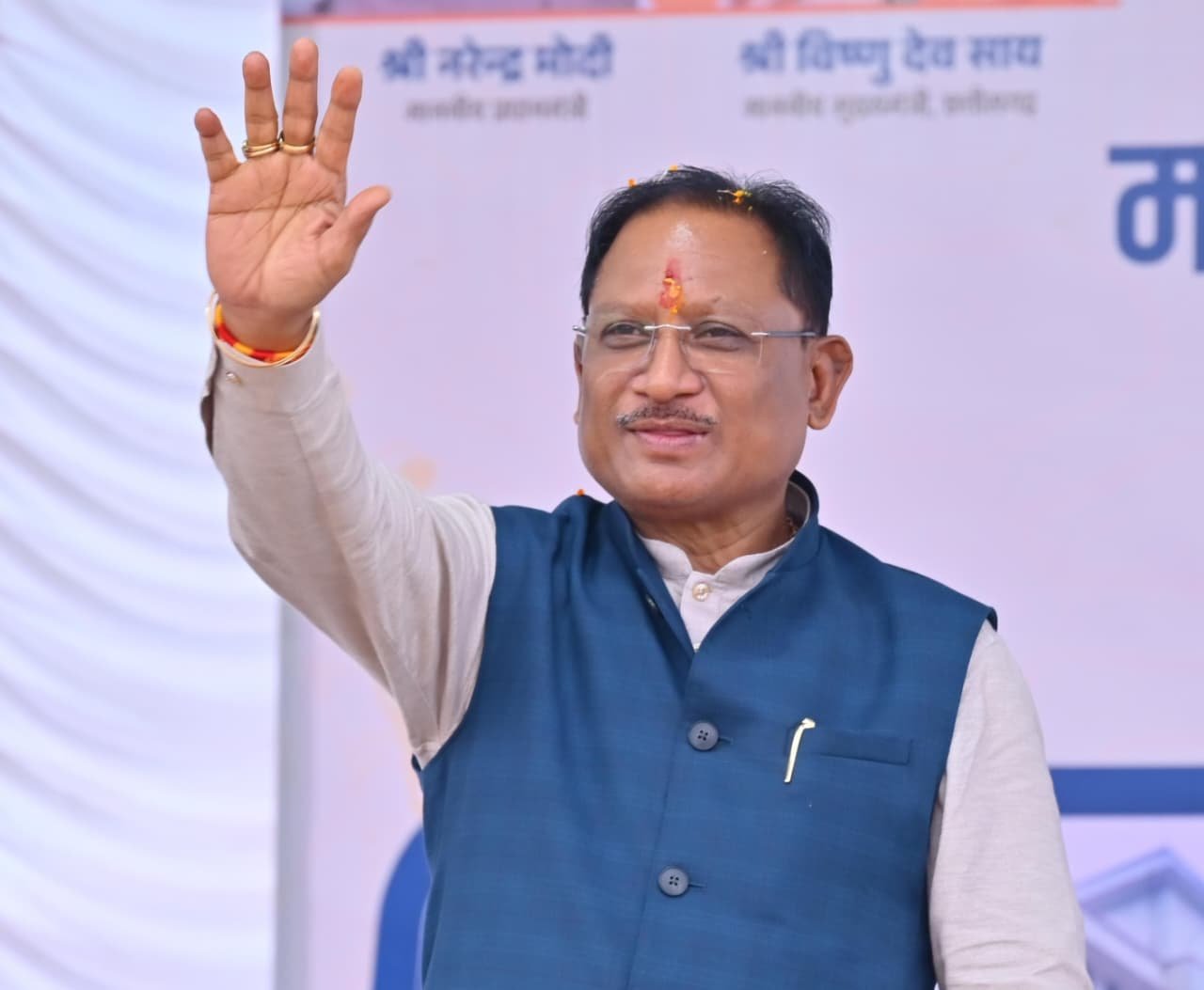 मुख्यमंत्री  विष्णु देव साय के नेतृत्व में जिले में लिखी जा रही है विकास की नई गाथा पीएमजीएसवाई अंतर्गत 126 करोड़ की लागत से 42 सड़कों का होगा निर्माण, निविदा प्रक्रिया जारी सुदृढ़ होगा संपर्क, दूरस्थ क्षेत्रों तक पहुंचेगी विकास की रोशनी