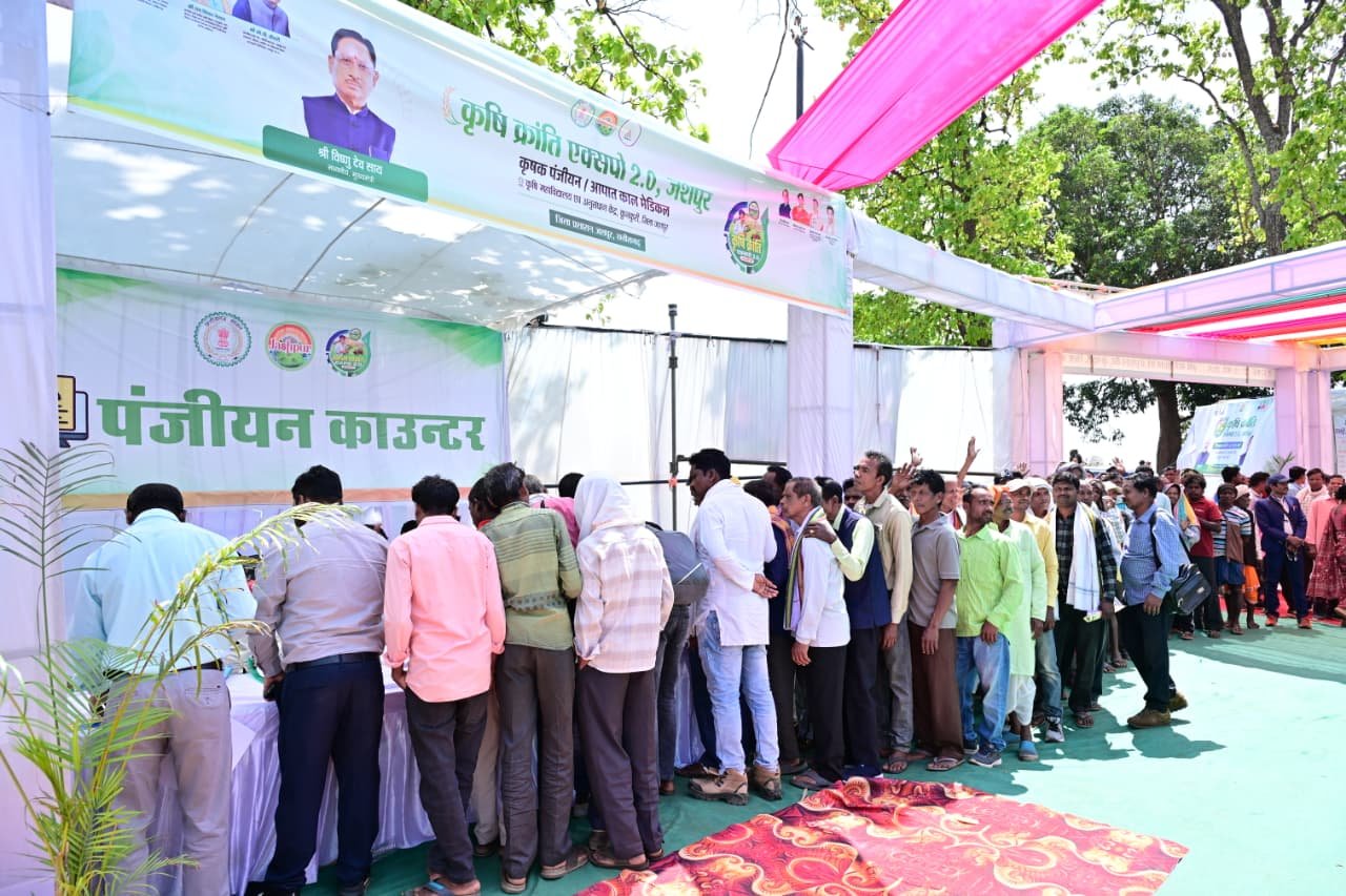 कृषि क्रांति एक्सपो में उमड़ा किसानों का सैलाब 17 कंपनियों ने दिखाई रुचि मिलेट, औषधीय एवं उद्यानिकी फसलों के निर्यात को मिलेगा बढ़ावा किसानों को मिले नए बाजार के अवसर