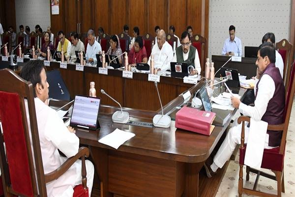 कल्याणकारी योजनाओं सहित अन्य कार्यों के लिए 33 हजार 240 करोड़ रूपये की स्वीकृति