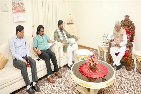 राज्यपाल पटेल मुख्यमंत्री दुधारू पशु प्रदाय योजना के हितग्राहियों को पशुओं की देंगे सौगात