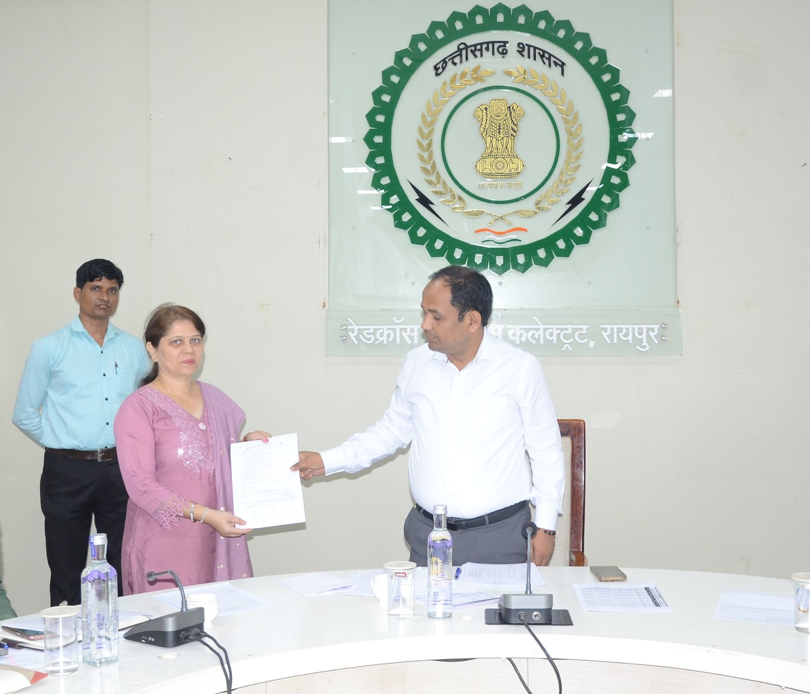 मानवता की सेवा के लिए रेडक्रॉस सोसाइटी से जुड़ने का आह्वान, जिला आयुष अधिकारी डॉ. स्वाति रावत के आग्रह पर एक दिन में 39 नए सदस्य बने