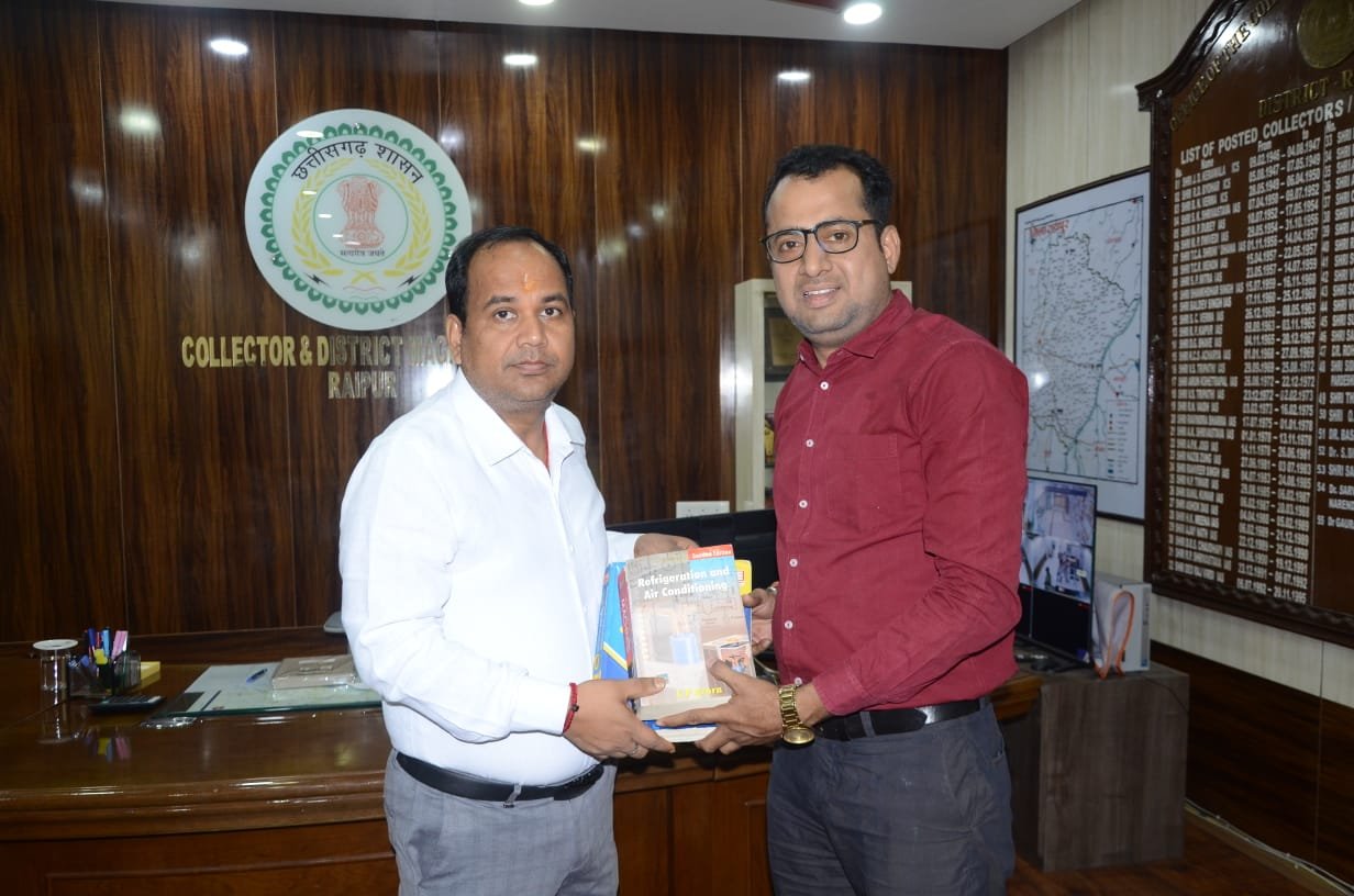 युवाओं के सपनों को पंख दे रही स्मृति पुस्तकालय योजना, लोगों का मिल रहा भरपूर सहयोग अब तक 10 हजार से अधिक पुस्तकें प्राप्त आप भी इस पहल से जुड़कर ज्ञान के दान में बनें भागीदार