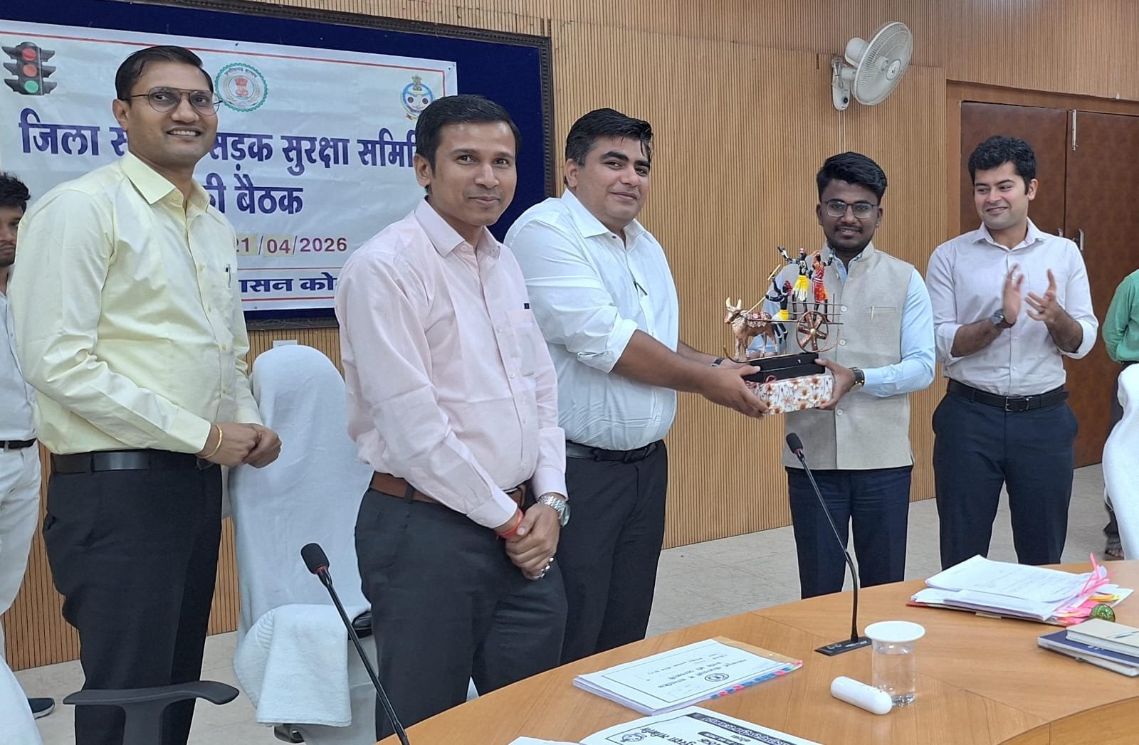 प्रशिक्षु आईएएस क्षितिज गुरभेले को दी गई भावपूर्ण विदाई, एक वर्ष की प्रशिक्षण अवधि पूर्ण