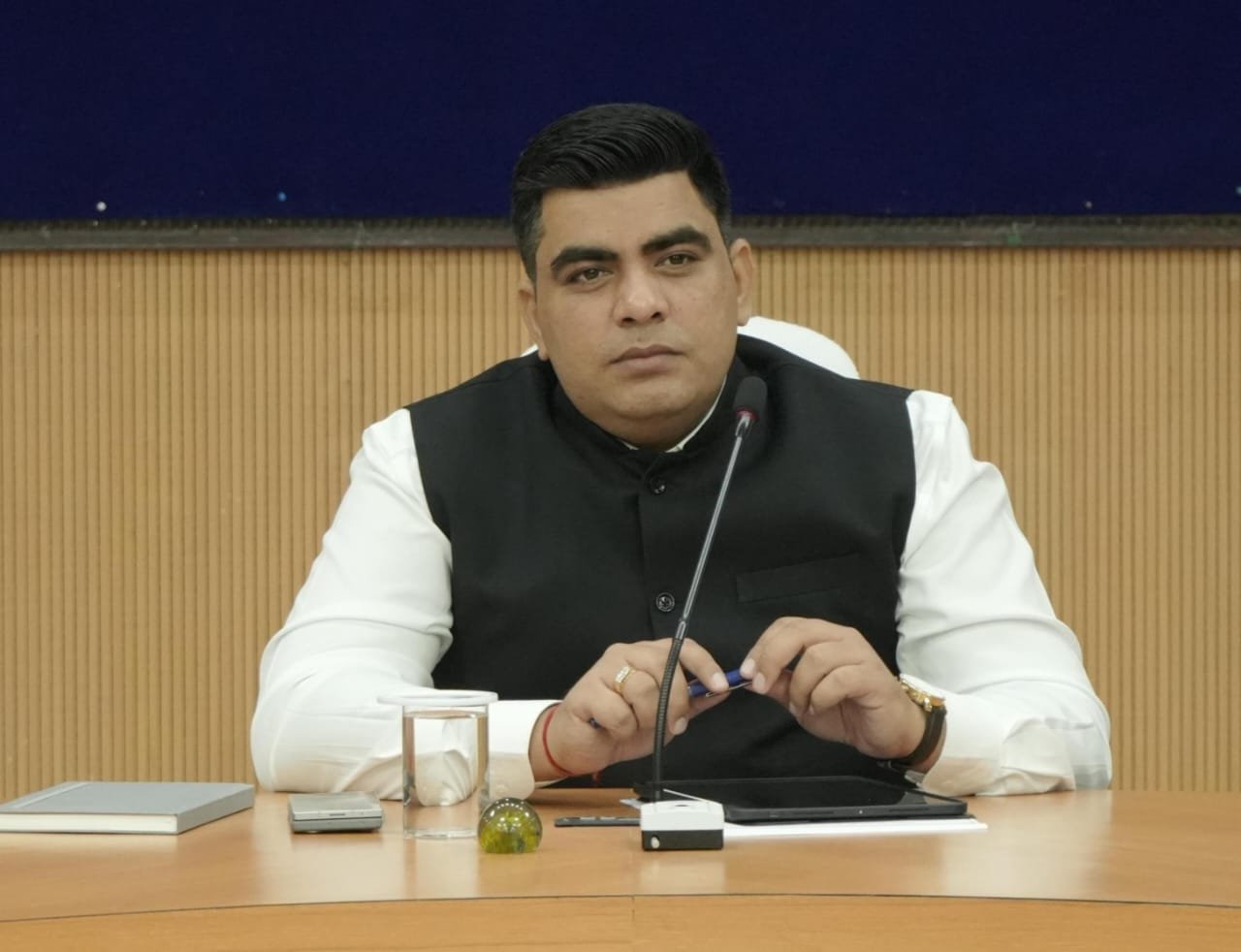 खराब ट्रांसफार्मर नहीं बदलने पर कलेक्टर ने सब इंजीनियर पर कार्यवाही के दिए निर्देश ग्राम कुरुडीह के ग्रामीणों ने की थी कलेक्टर से शिकायत