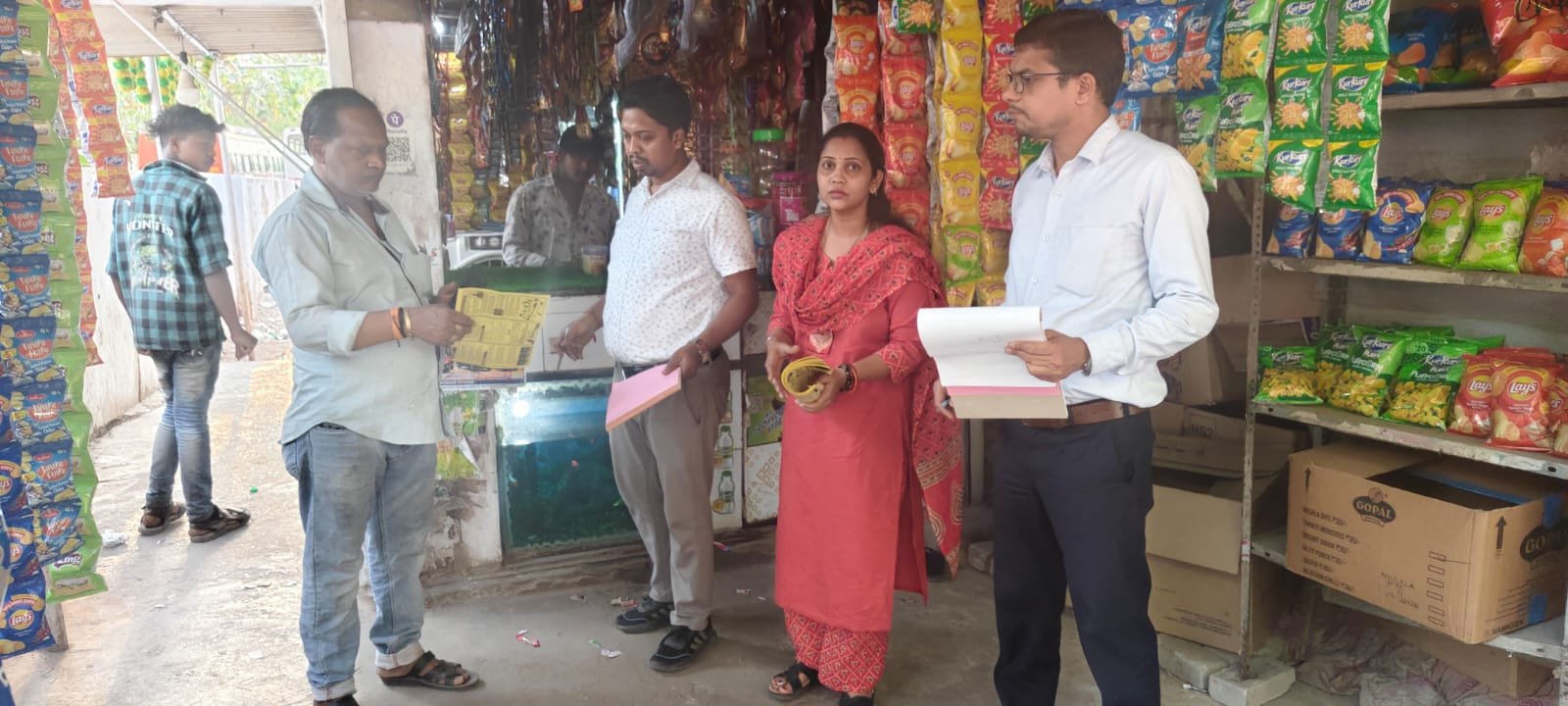 शिक्षण संस्थानों के समीप तंबाकू बिक्री पर प्रशासन सख्त, नियमों के उल्लंघन पर सघन कार्रवाई जारी बालको क्षेत्र में कोटपा अधिनियम के तहत  सात दुकानों से वसूला गया जुर्माना