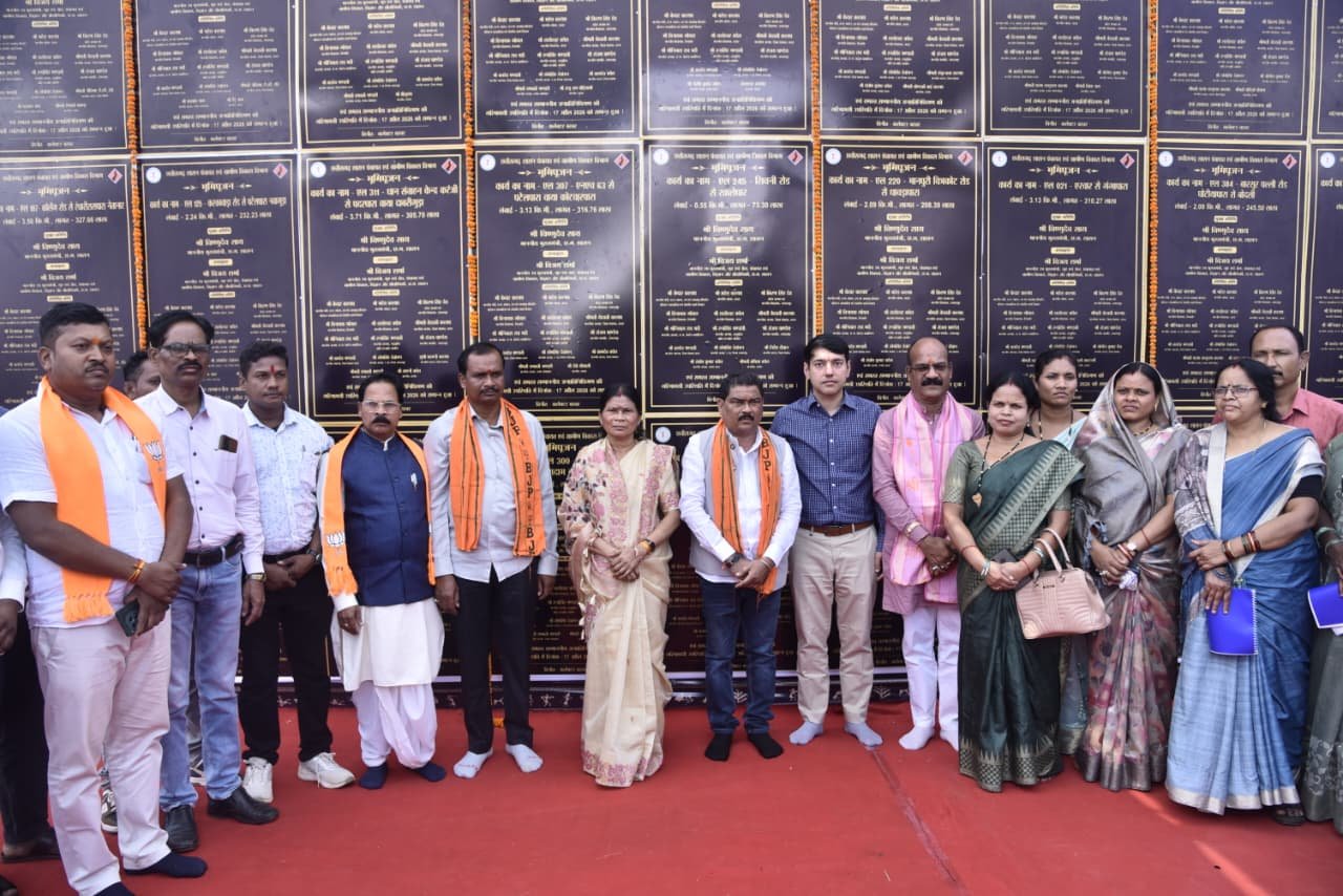 बस्तर की 86 सड़कों के लिए मुख्यमंत्री ने किया भूमिपूजन   235 किलोमीटर सड़कों का बिछेगा जाल