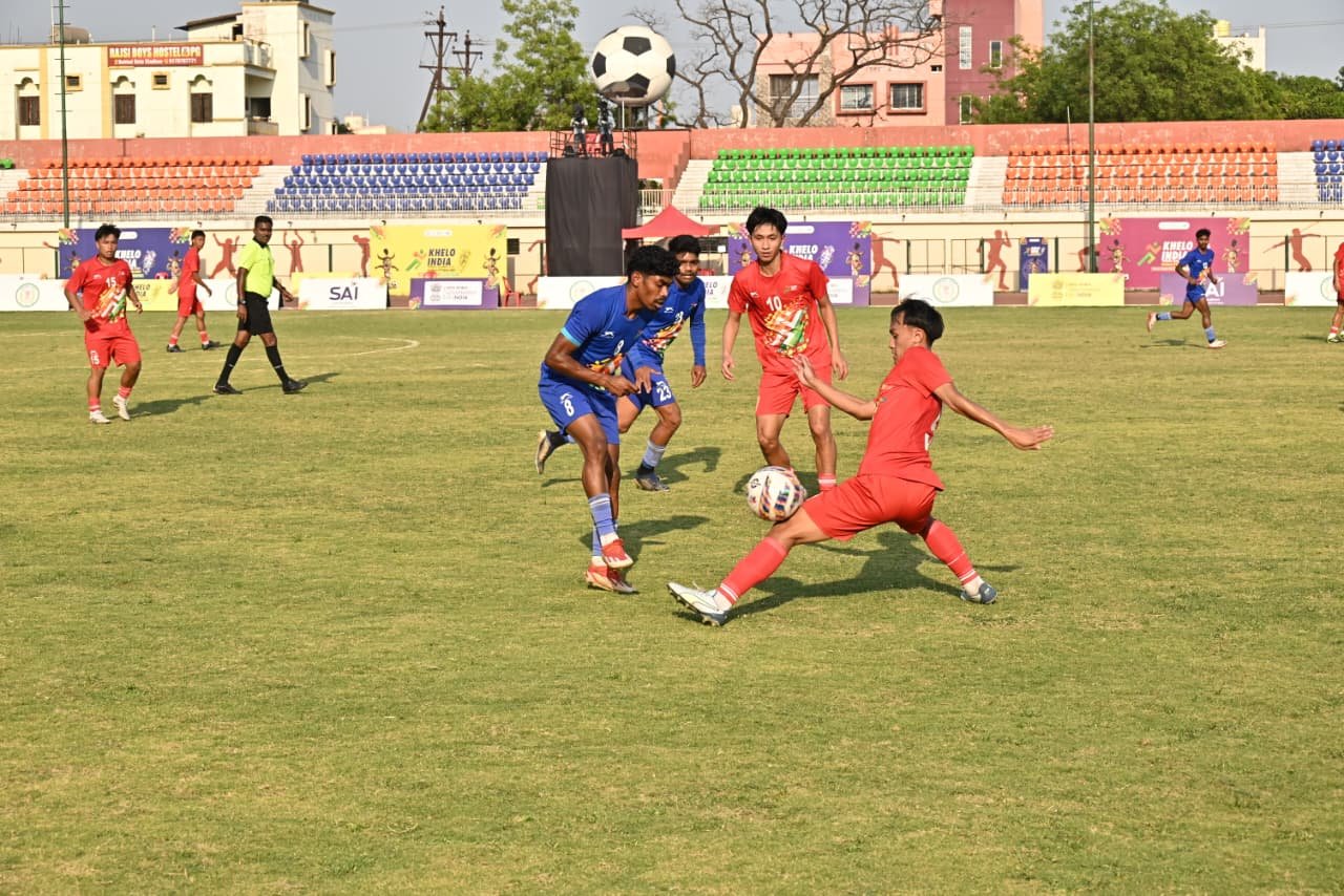 पुरुष फुटबॉल, छत्तीसगढ़ और पश्चिम बंगाल ने फाइनल में बनाई जगह