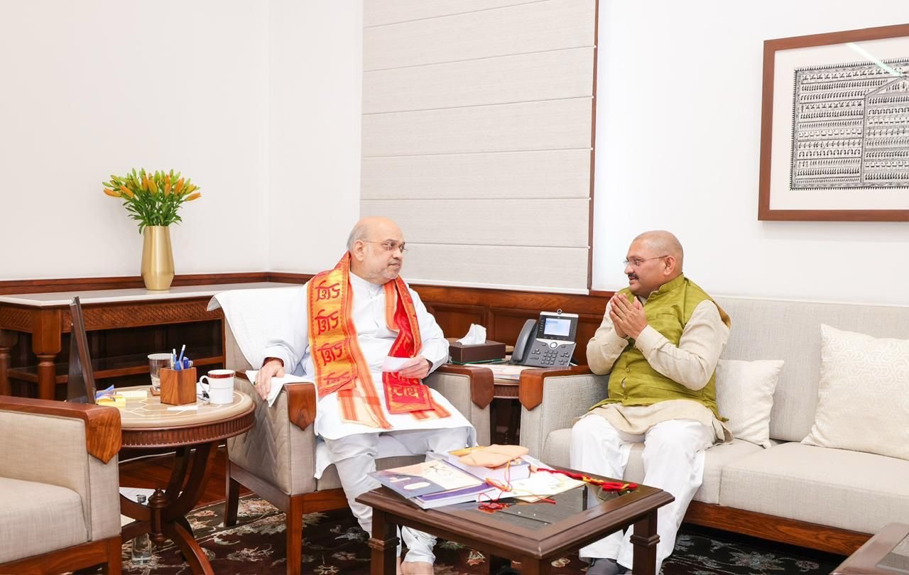 सांसद संतोष पांडेय ने दिल्ली में केंद्रीय गृहमंत्री अमित शाह से की मुलाकात, देश के नक्सल मुक्त होने पर दी बधाई