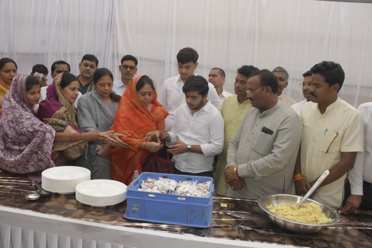 सशस्त्र नक्सलवाद की समाप्ति के ऐतिहासिक संकल्प की पूर्ति पर भव्य हनुमंत भंडारा का हुआ आयोजन