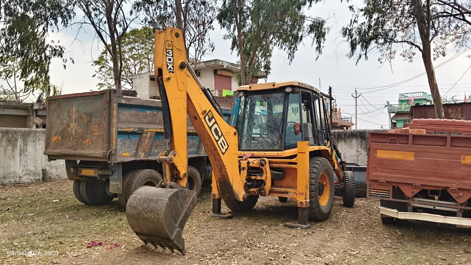 खनिज विभाग की बङी कार्यवाही जेसीबी,हाईवा व मिनी ट्रक पकङाया