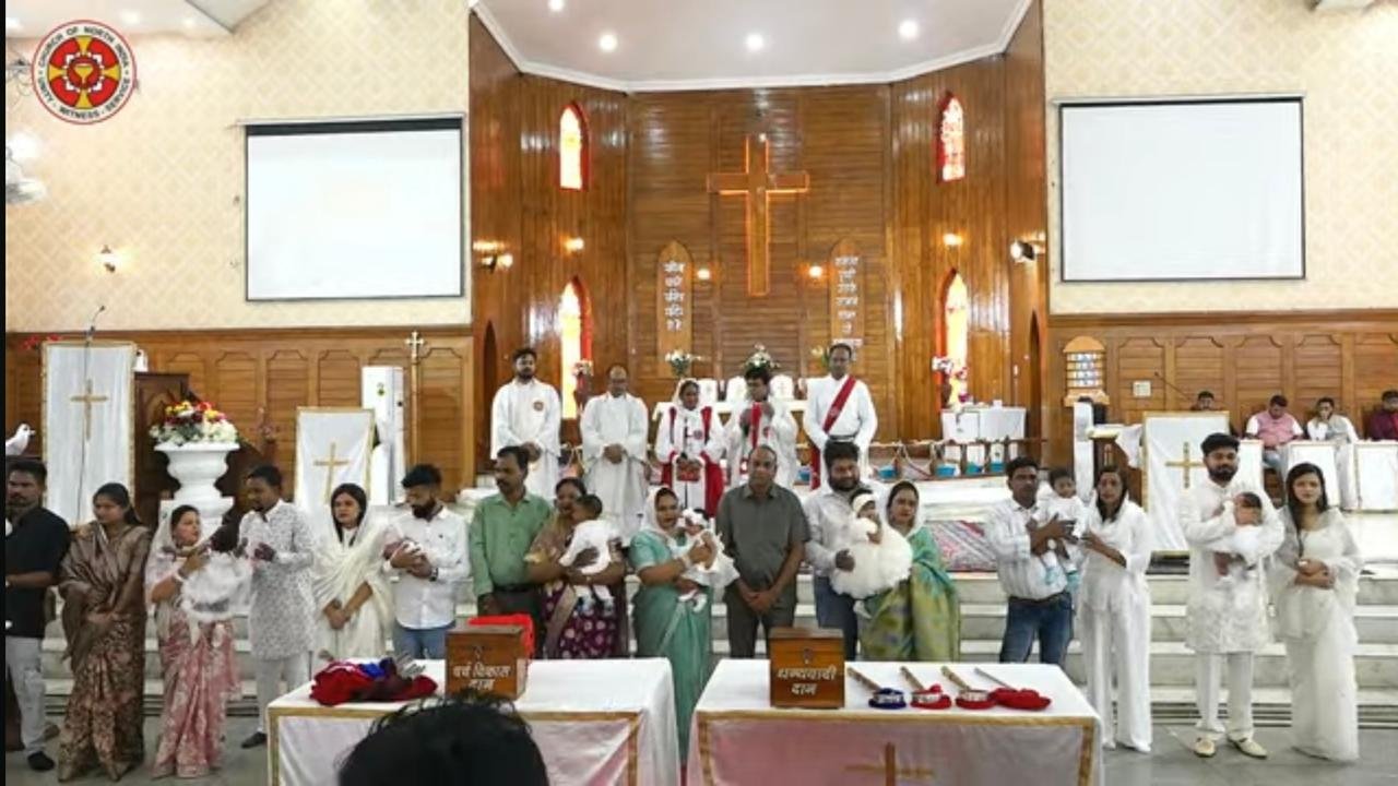 प्रभु यीशु का पुनरुत्थान पर्व ईस्टर रविवार को परंपरागत उत्साह और धार्मिक रीति रिवाज से मनाया गया