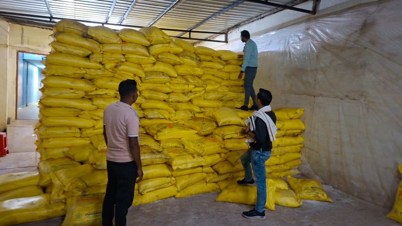 खरीफ पूर्व कृषि केंद्रों पर प्रशासन सख्त, अनियमितता पर लाइसेंस निरस्तीकरण और नोटिस जारी