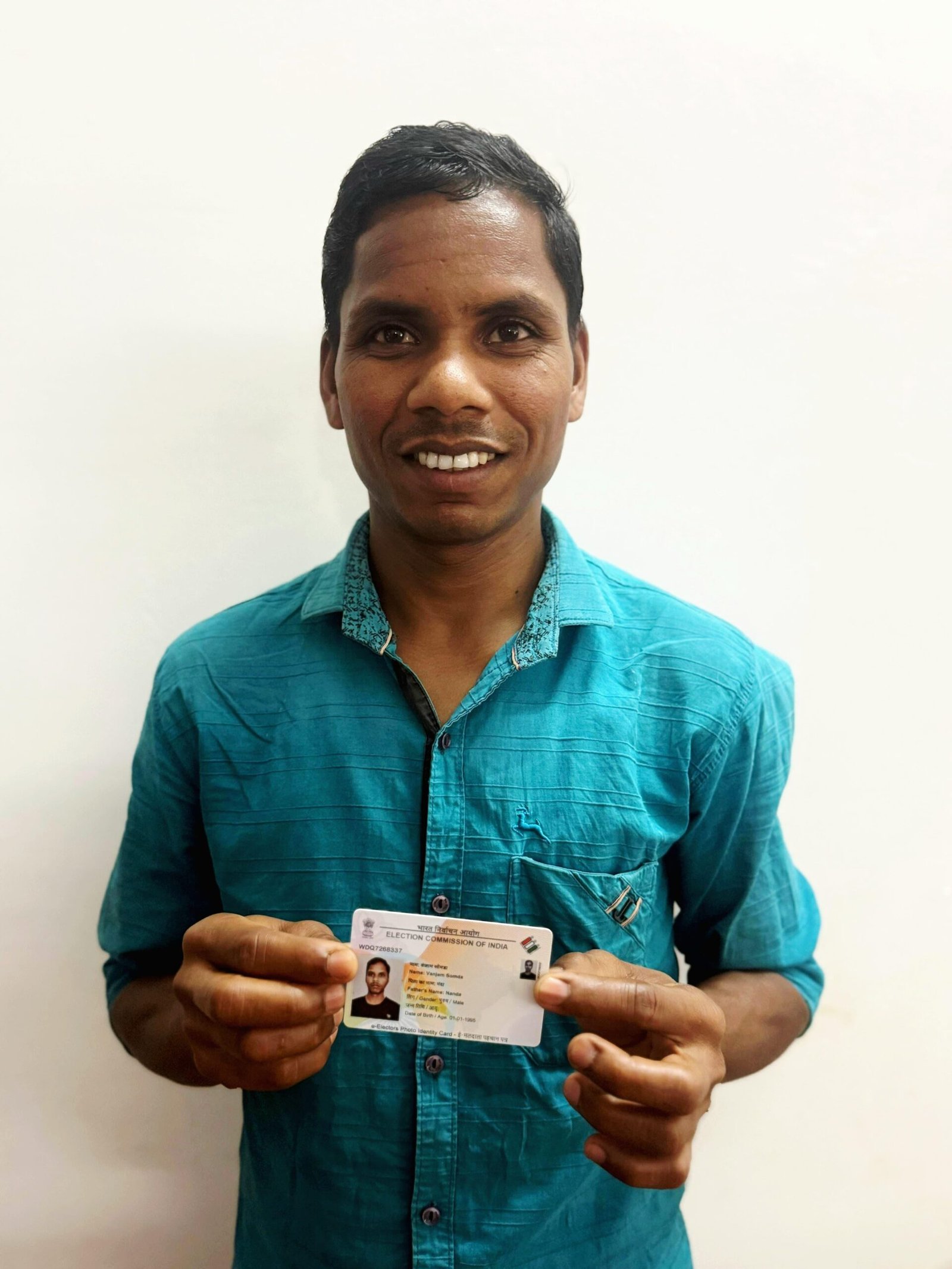 सुकमा में लोकतंत्र की नई शुरुआत, बंदूक छोड़ थामा मतदाता परिचय पत्र,अब पुनर्वासित युवा चुनेंगे अपना जनप्रतिनिधि