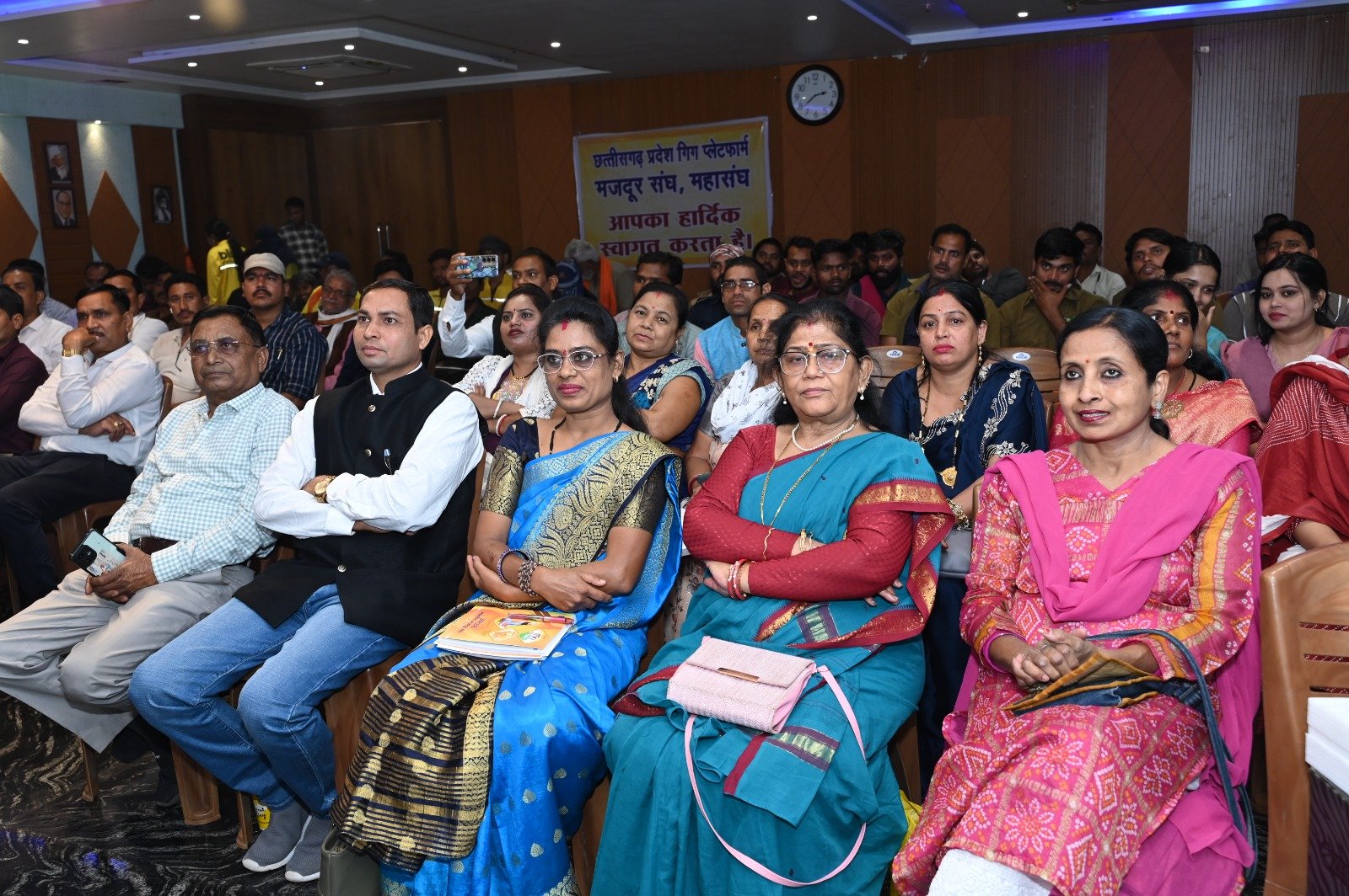 आज की संगोष्ठी गीग मजदूरों के पुर्नउत्थान का शंखनादः शोभा सिंहदेव