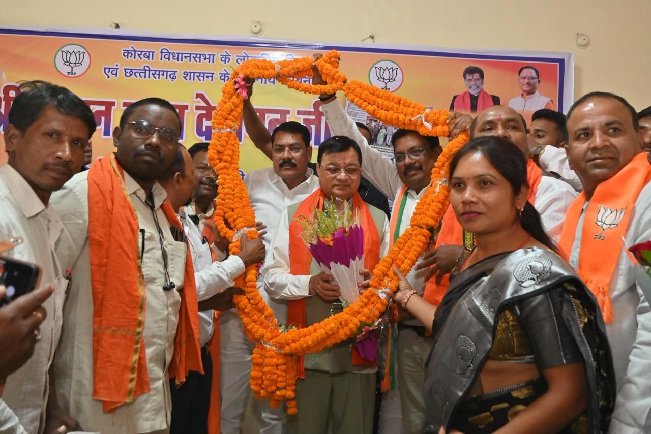 उद्योग मंत्री देवांगन के जन्मदिन पर बधाई देने कार्यकर्ताओं एवं आम नागरिकों का उमड़ा हुजूम, जगह-जगह अभिनंदन एवं स्वागत