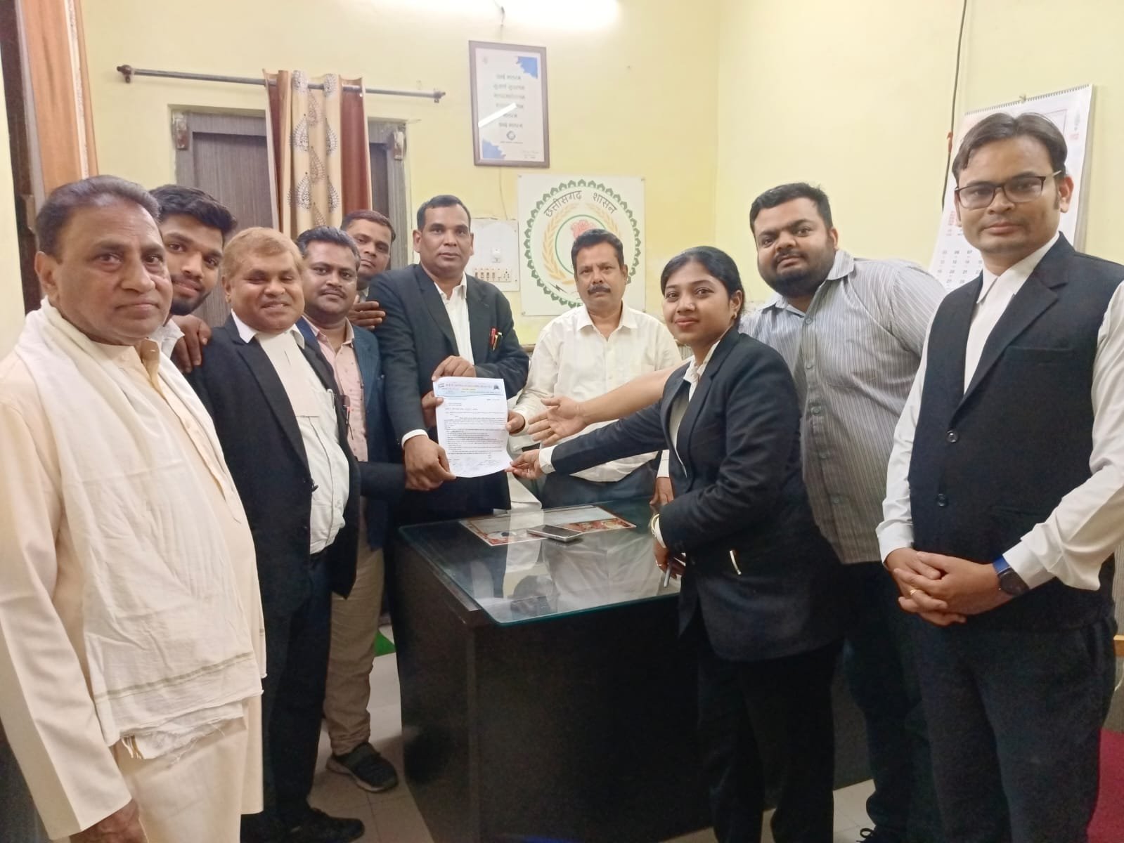 ओबीसी समाज ने प्रधानमंत्री के नाम कलेक्टर को सौंपा ज्ञापन,