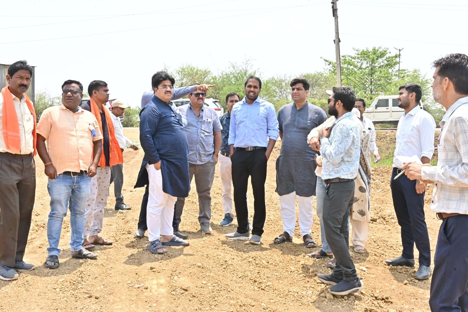 धमतरी शहर के विकास कार्यों में तेजी और गुणवत्ता पर कलेक्टर के सख्त निर्देश, धमतरी में फोरलेन सड़क सहित कई परियोजनाओं का निरीक्षण