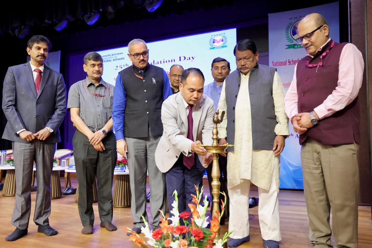 व्यक्तियों को रोजगार चाहने वाला बनने के बजाय रोजगार देने वाला बनाएं- केन्द्रीय मंत्री  ओंराव