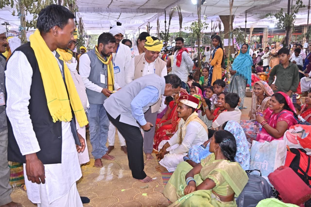 सामूहिक विवाह से सजी गंगरेल, 59 जोड़ों ने रचाई नई जिंदगी की शुरुआत