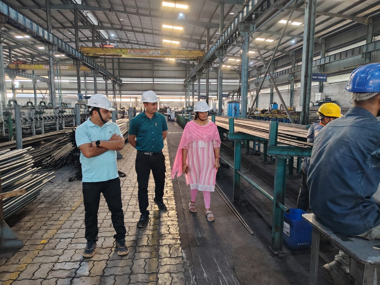 कलेक्टर ने औद्योगिक इकाइयों को निर्धारित सुरक्षा मानकों का कड़ाई से पालन करने के दिए निर्देश