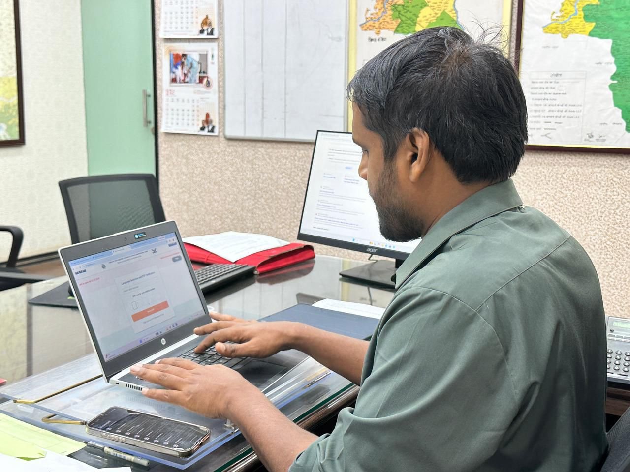 कलेक्टर मिश्रा ने भरा स्व-गणना फॉर्म, नागरिकों से सक्रिय भागीदारी की अपील