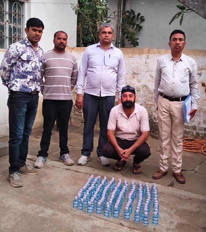 आबकारी विभाग की कार्रवाई महाराष्ट्र राज्य निर्मित 12.600 बल्क लीटर देशी दारू संत्री जप्त