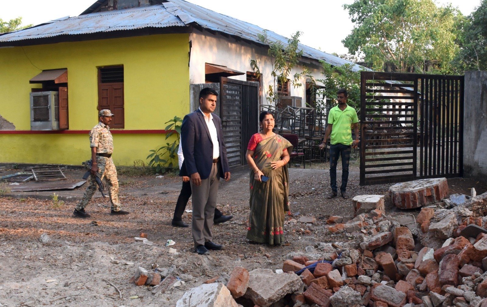 महारानी लक्ष्मी बाई स्कूल परिसर हुआ अतिक्रमण मुक्त