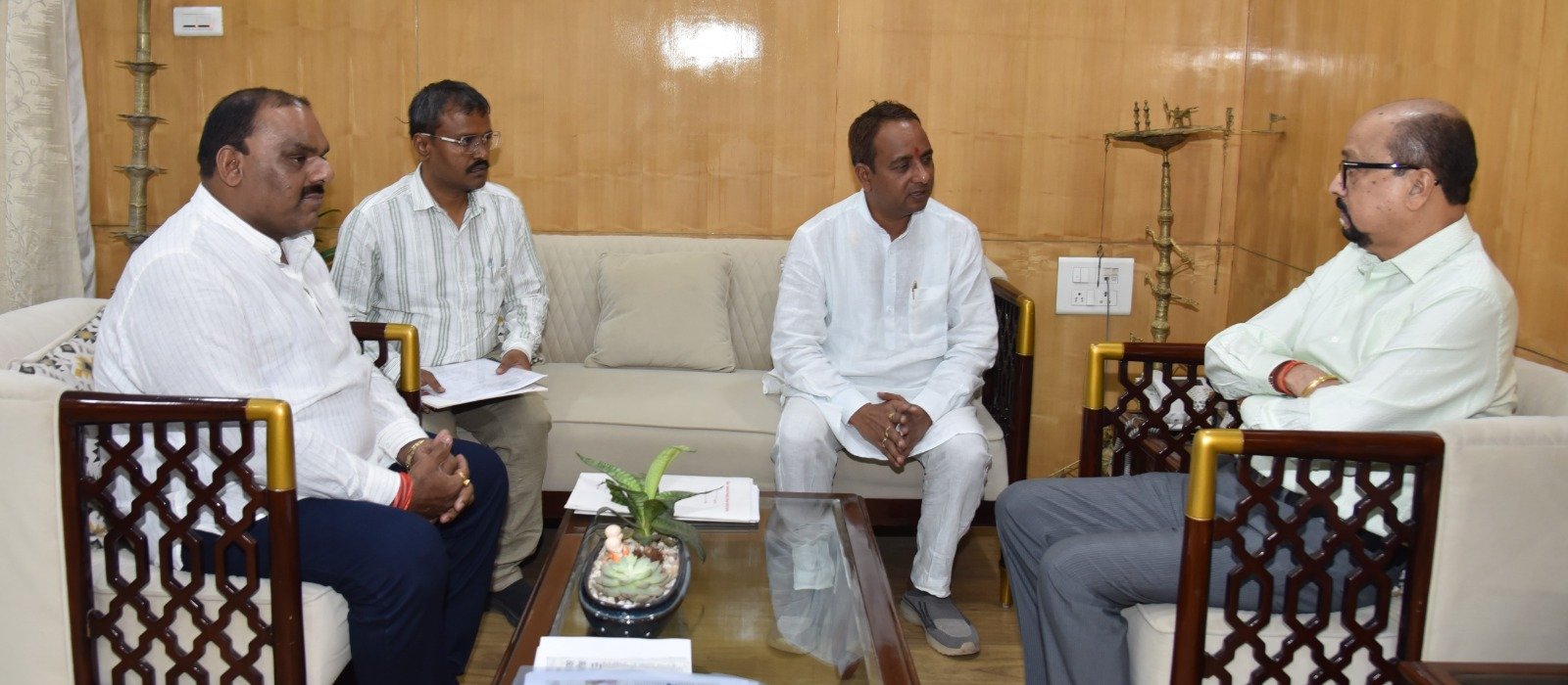 विश्व रेडक्रॉस दिवस पर राज्य भर में होंगे विशेष कार्यक्रम राज्यपाल  डेका ने दिए निर्देश