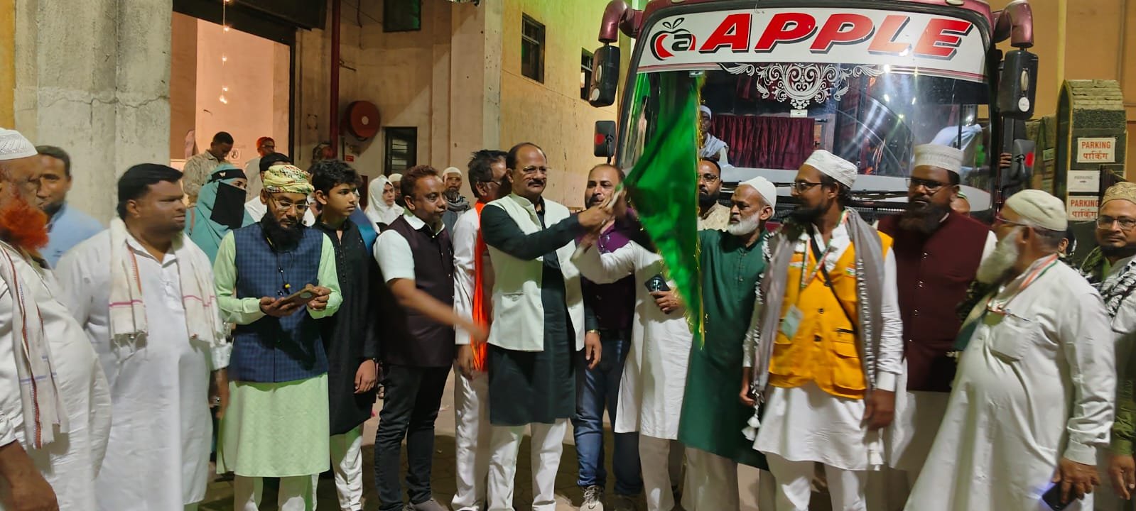 राज्य के 143 हाजी सफर-ए-हज के लिए नागपुर एम्बार्केशन प्वाइंट से हुए रवाना