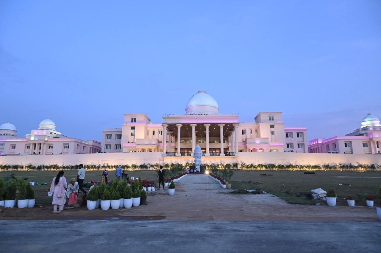 छत्तीसगढ़ विधानसभा में दिवंगत विधायक जागेश्वर राम भगत और पूर्व केंद्रीय मंत्री मोहसिना किदवई को दी गई श्रद्धांजलि