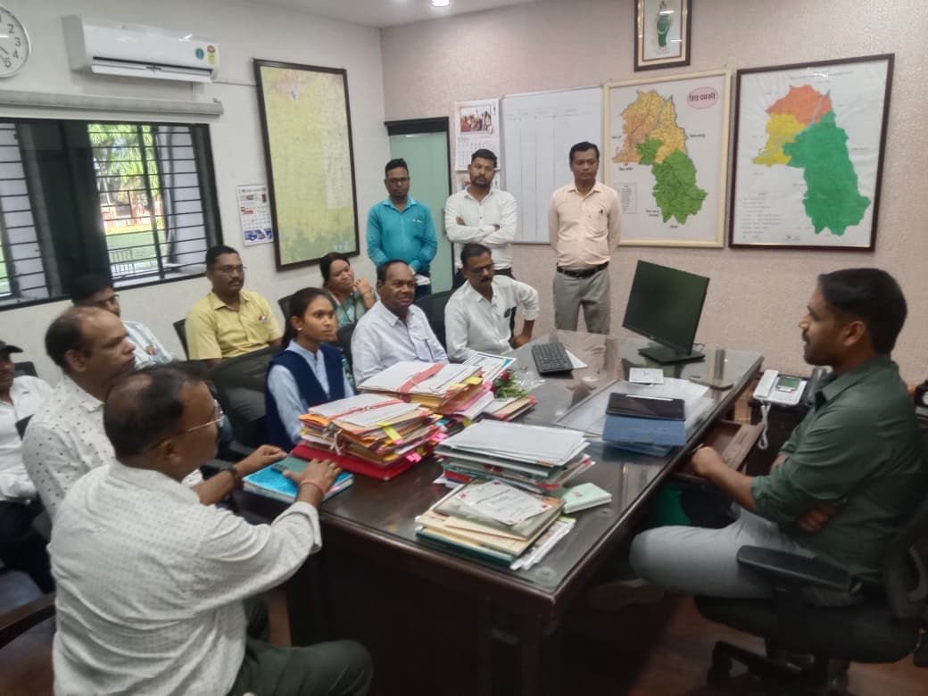 97.40% अंक के साथ कुसुम लता ने बढ़ाया धमतरी का मान, कलेक्टर से भेंट कर प्राप्त किया मार्गदर्शन