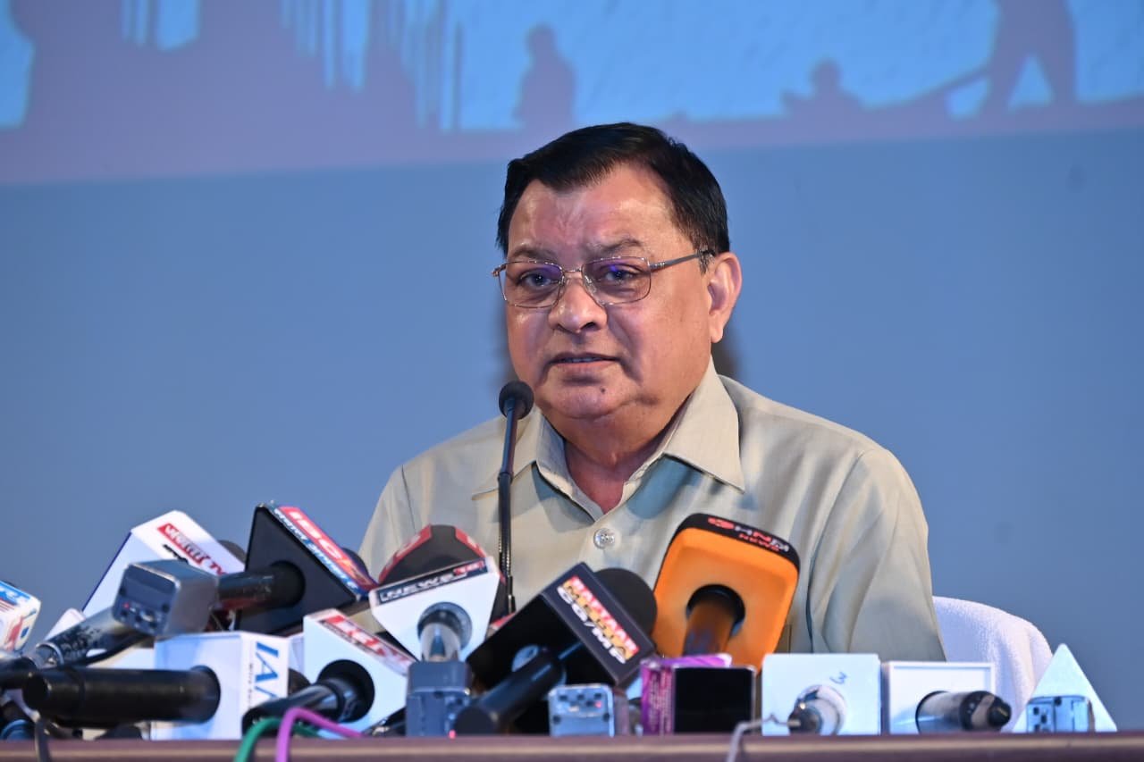 श्रमिक समाज की आधारशिला हैं और उनके बिना विकास की कल्पना अधूरी: श्रम मंत्री लखनलाल देवांगन