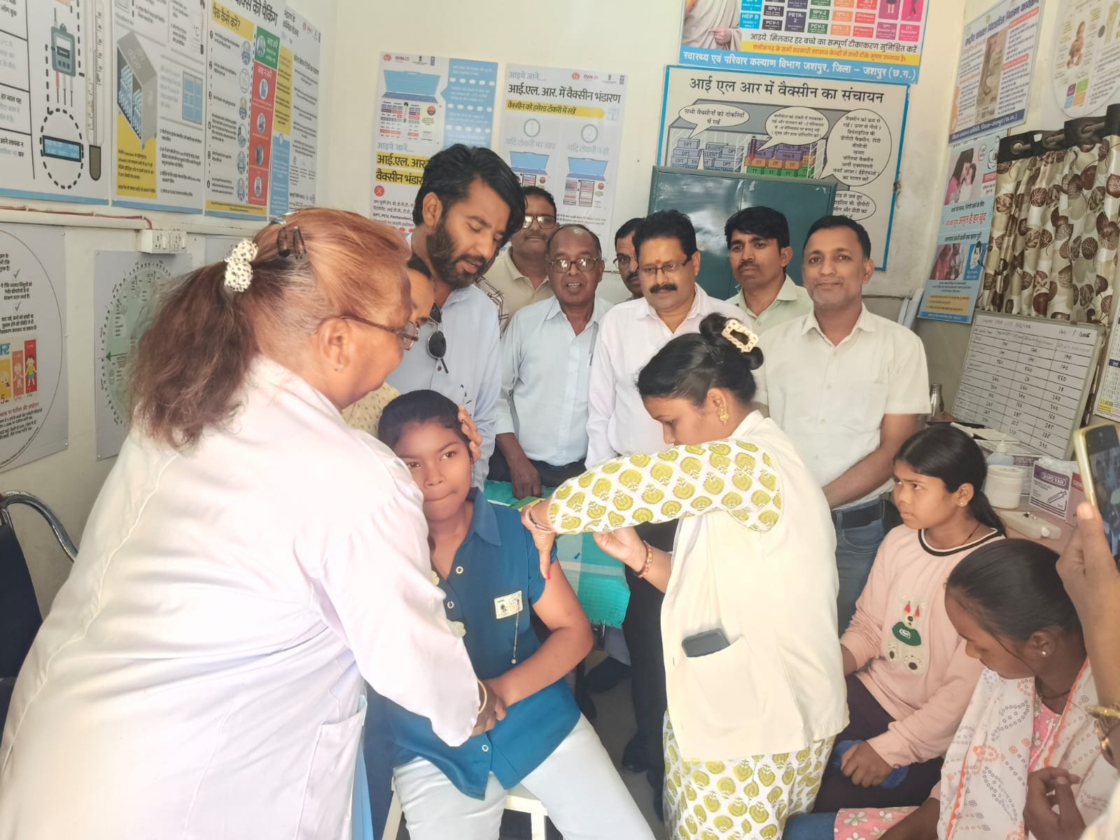 सीएचसी बगीचा में एचपीवी वैक्सीनेशन की हुई शुरुआत किशोरी बालिकाओं को कैंसर से सुरक्षा की दिशा में बड़ा कदम 14 से 15 वर्ष आयु वर्ग की बालिकाओं को लगाया जाएगा टीका