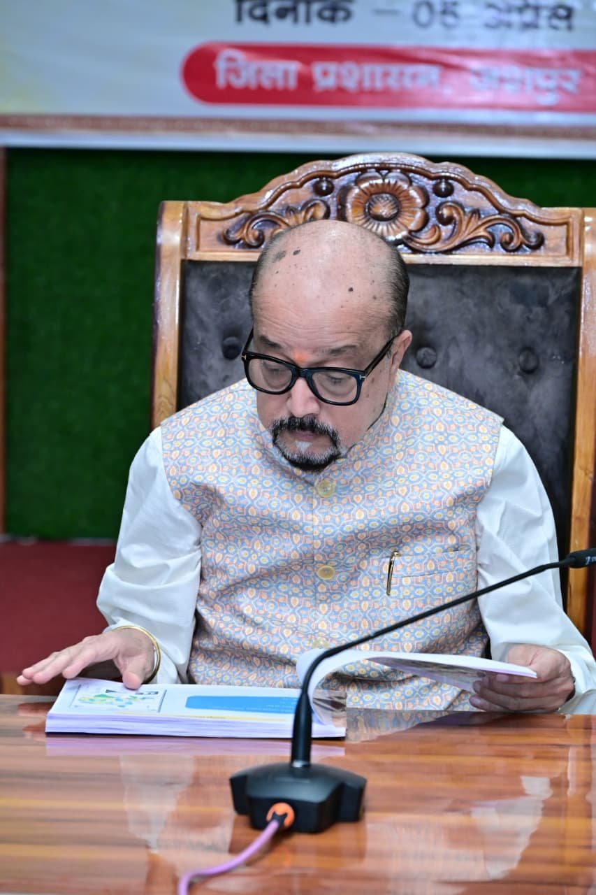 विशेष पिछड़ी जनजाति पहाड़ी कोरवा परिवारों के लिए प्रत्येक माह लगाए मेडिकल कैंप – राज्यपाल रमेन डेका