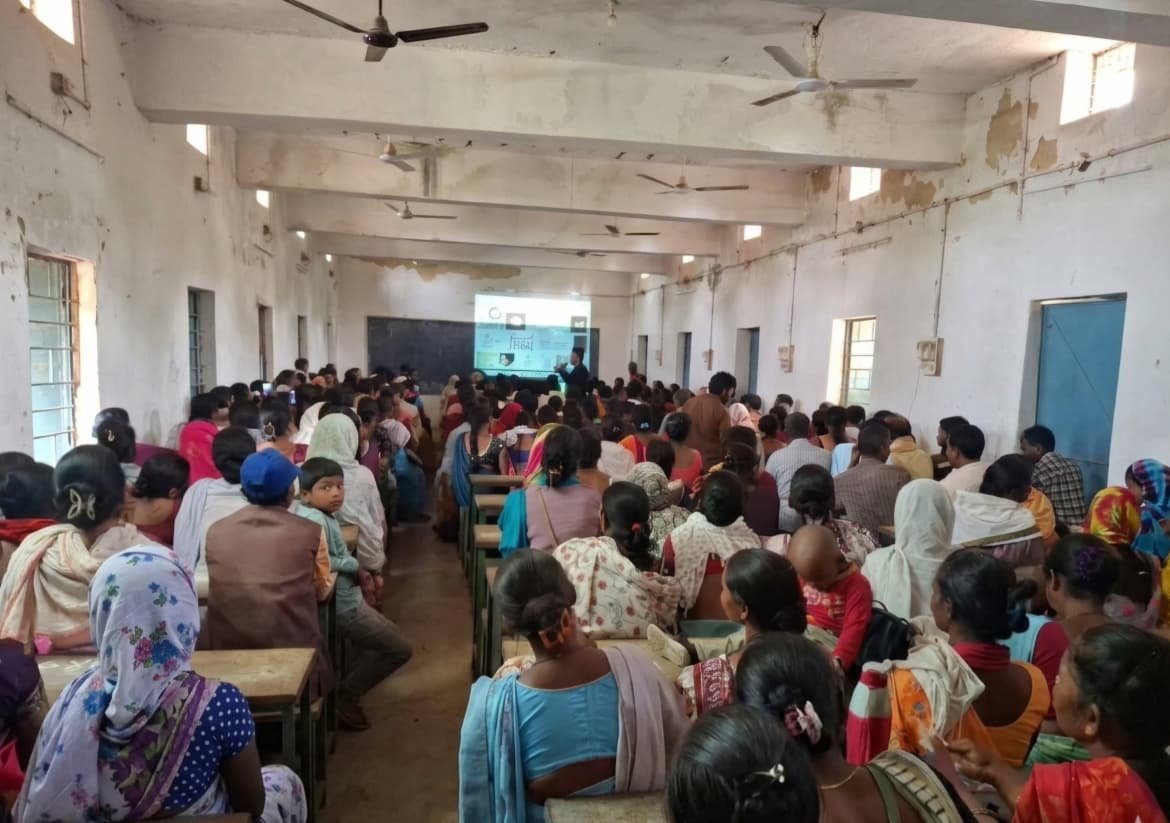 जशपुर में 891 फूड हैंडलर्स को मिला प्रशिक्षण सुरक्षित और स्वच्छ भोजन की दिशा में बड़ा कदम प्रशिक्षण के माध्यम से खाद्य सुरक्षा मानकों के प्रति किया गया जागरूक प्रतिभागियों को मिलेगा ‘फूड सेफ्टी सुपरवाइजर’ प्रमाणपत्र