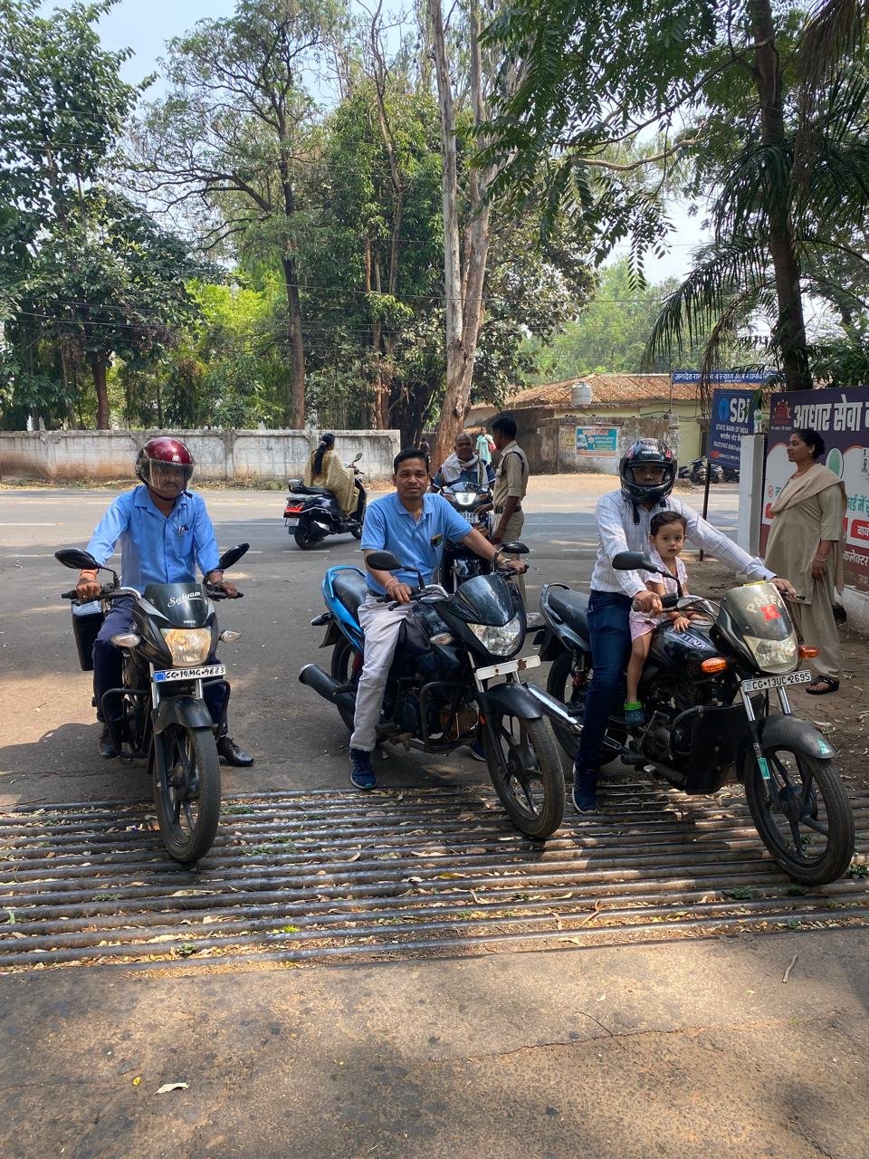 कलेक्टोरेट में सड़क सुरक्षा पर सख्तीः बिना हेलमेट-सीट बेल्ट पर 14 हजार रुपए की हुई चालानी कार्रवाई कलेक्टर –  एसएसपी के मार्गदर्शन में अभियान तेज