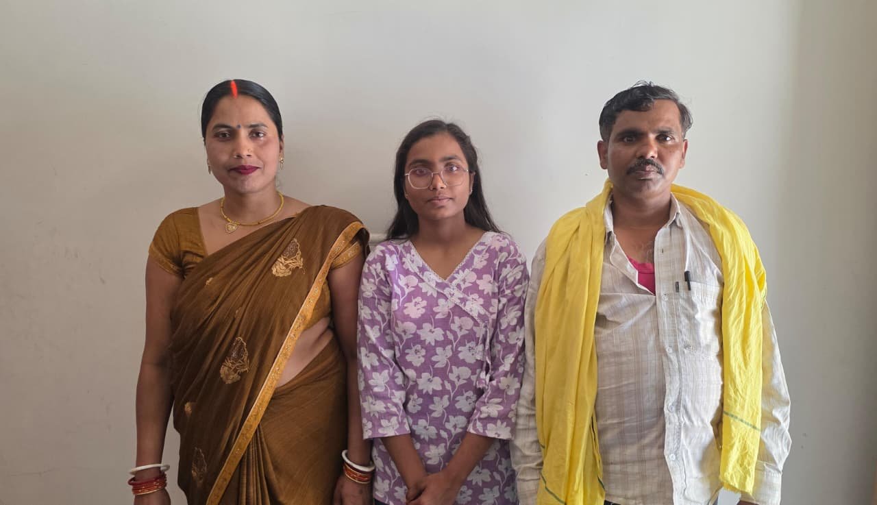 शिक्षा के उजियारे से संवर रहा अंबिकापुर की ’सुगंधा’ का भविष्यः आरटीई योजना बनी वरदान