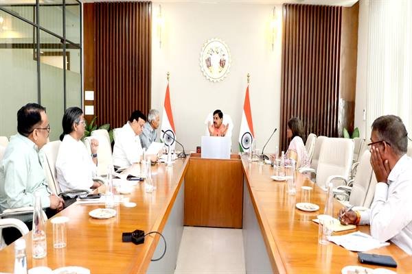 ग्रामीण क्षेत्रों में सड़क निर्माण में आधुनिक तकनीक का अधिक से अधिक करें उपयोग : मुख्यमंत्री डॉ. यादव