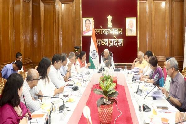 रोगियों के उपचार प्रयासों में सेवा भाव प्रमुख : राज्यपाल पटेल