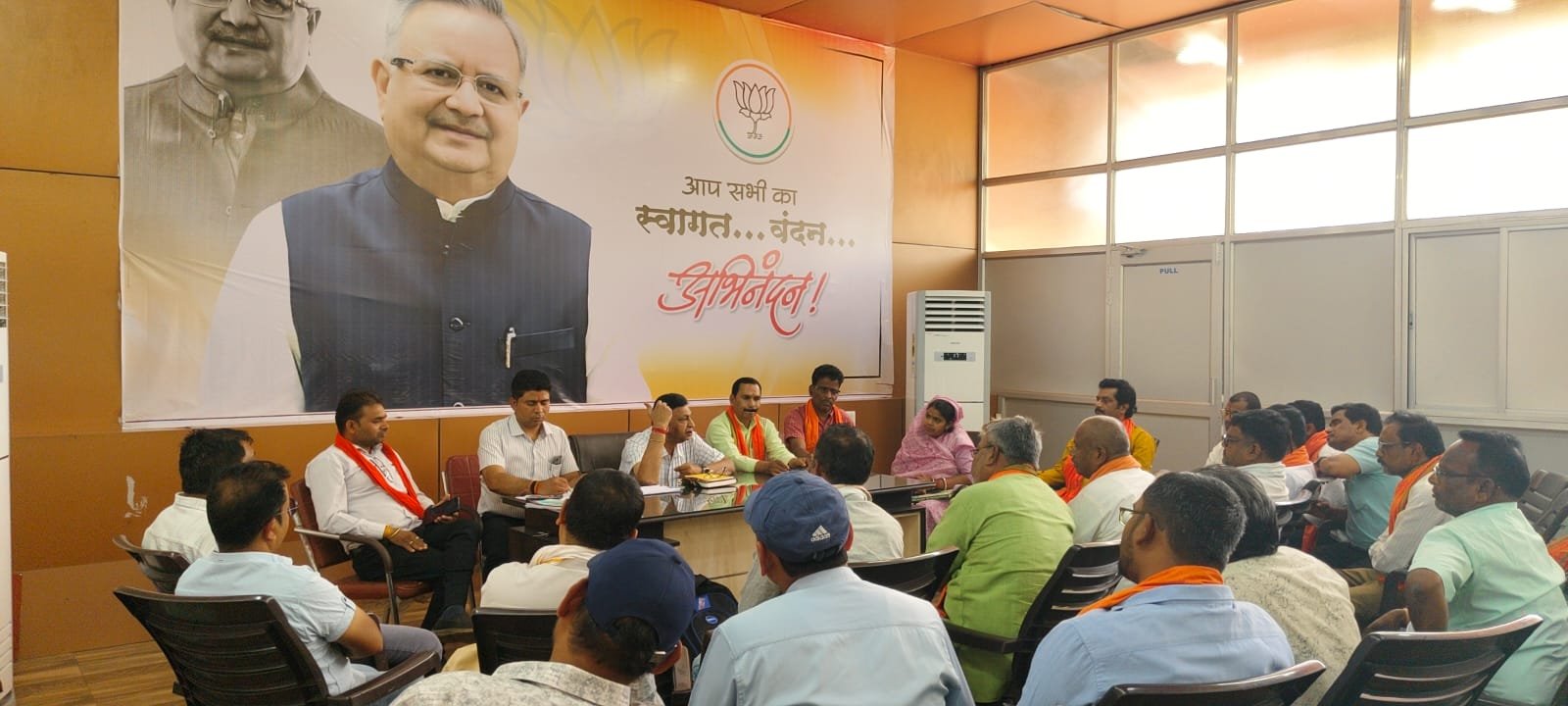 ग्रामीण क्षेत्र में बढ़ेगी विकास की रफ्तार- संतोष अग्रवाल 0 विधायक प्रतिनिधि ने ली ग्रामीण मंडल की बैठक