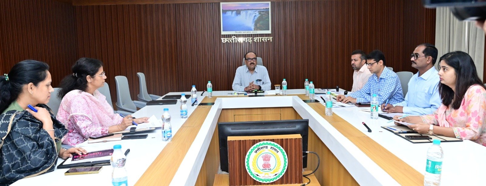 ज्ञानभारतम् सर्वेक्षण को रफ्तार मुख्य सचिव श्री विकासशील ने 31 मई तक हर हाल में पूर्ण करने के दिए निर्देश संस्कृति विभाग के सचिव डॉ. रोहित यादव ने दी रूपरेखा की जानकारी “पांडुलिपि ट्रेजर हंट” जैसे नवाचारों से जनभागीदारी बढ़ाने पर जोर