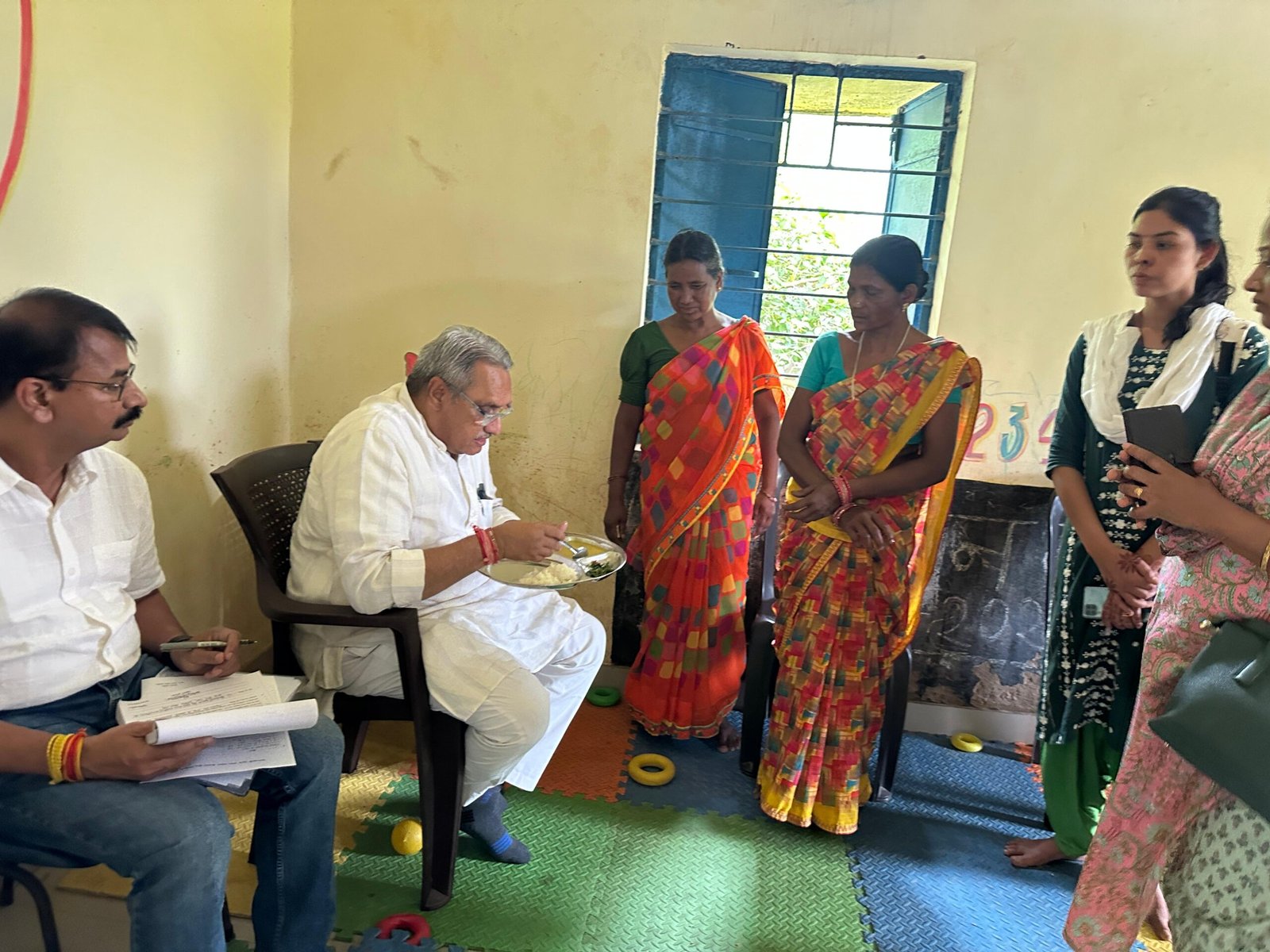 राज्य खाद्य आयोग अध्यक्ष ने पीडीएस एवं पोषण योजनाओं की समीक्षा की, गुणवत्ता एवं समयबद्ध वितरण के दिए निर्देश