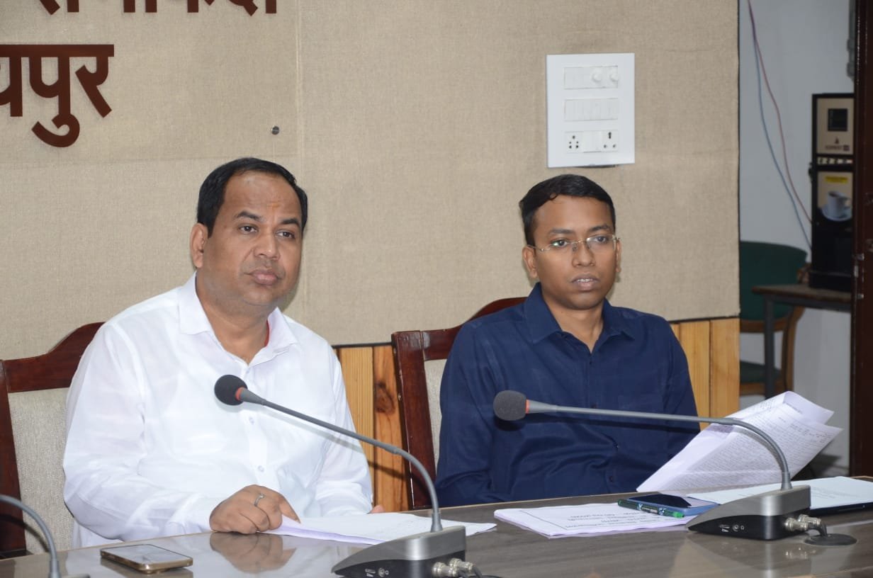 बारिश से पहले सीसी रोड, नाली इत्यादि निर्माण कार्य पूर्ण करें, कलेक्टर ने दिए निर्देश   अनुसूचित जाति, अन्य पिछड़ा वर्ग प्राधिकरण एवं सांसद निधि कार्यों की समीक्षा बैठक