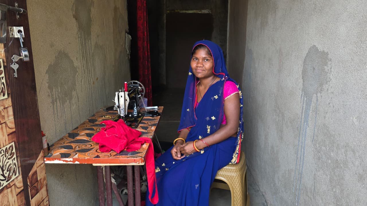 महतारी वंदन योजना बनी राखी के जीवन का संबल संकट के समय बच्चों की परवरिश और स्वरोजगार का मिला आधार