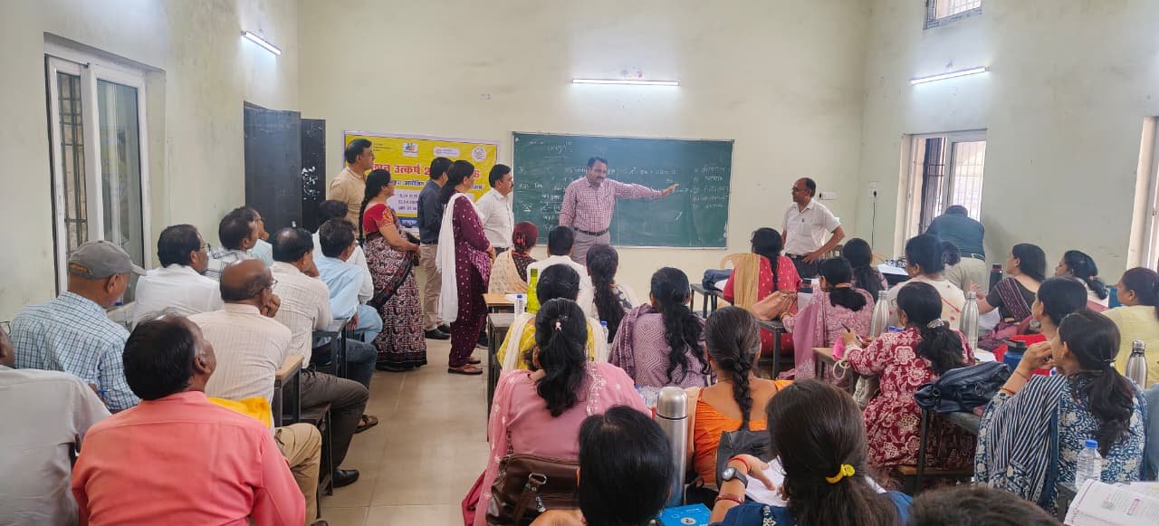 मिशन उत्कर्ष 2.0 से मजबूत होगी पढ़ाई की नींव   रायपुर में शिक्षकों का 5 दिवसीय प्रशिक्षण सम्पन्न, नवाचार और ब्लूप्रिंट आधारित शिक्षण पर जोर