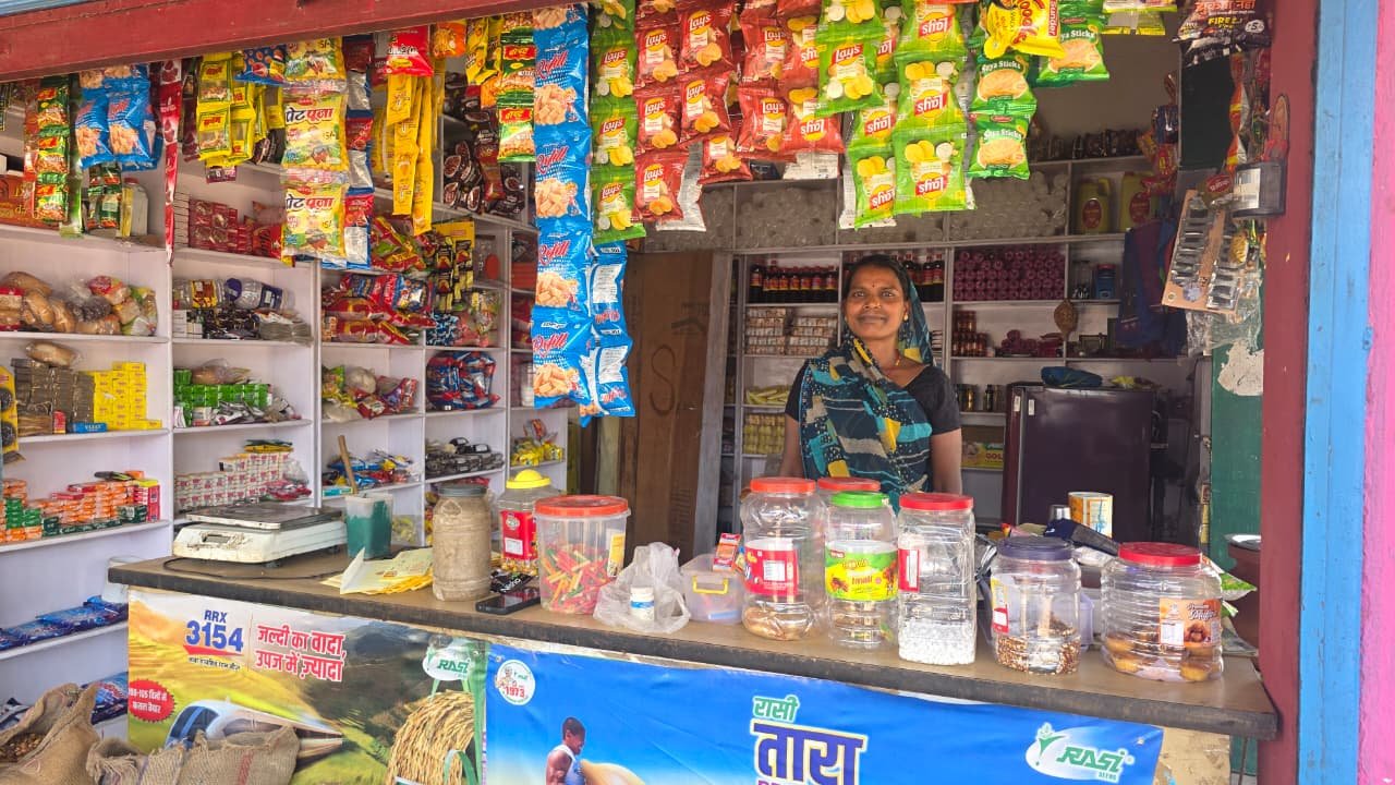 बिहान योजना से जुड़कर बिलासो बाई बनीं ‘लखपति दीदी’ किराना व्यवसाय से अब सालाना कर रहीं 2 लाख तक की बचत