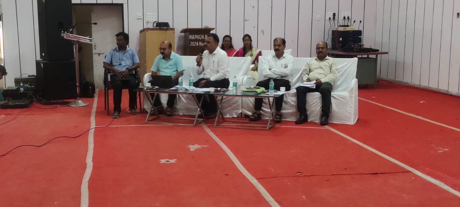 जिला शिक्षा अधिकारी ने ली समीक्षा बैठक, शिक्षा व्यवस्था को सुदृढ़ बनाने के दिए गए निर्देश लंबे समय से अनुपस्थित शिक्षकों की होगी सेवा समाप्ति, विभागीय जांच तेज करने के निर्देश पहाड़ी कोरवा एवं पंडो जनजाति के बच्चों के लिए चलेगा विशेष सर्वे अभियान